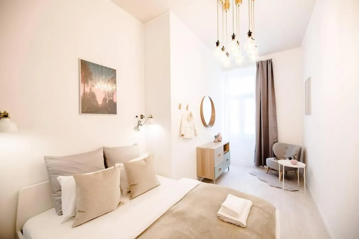 Brand New Stylish Very Central Apartment Budapešť